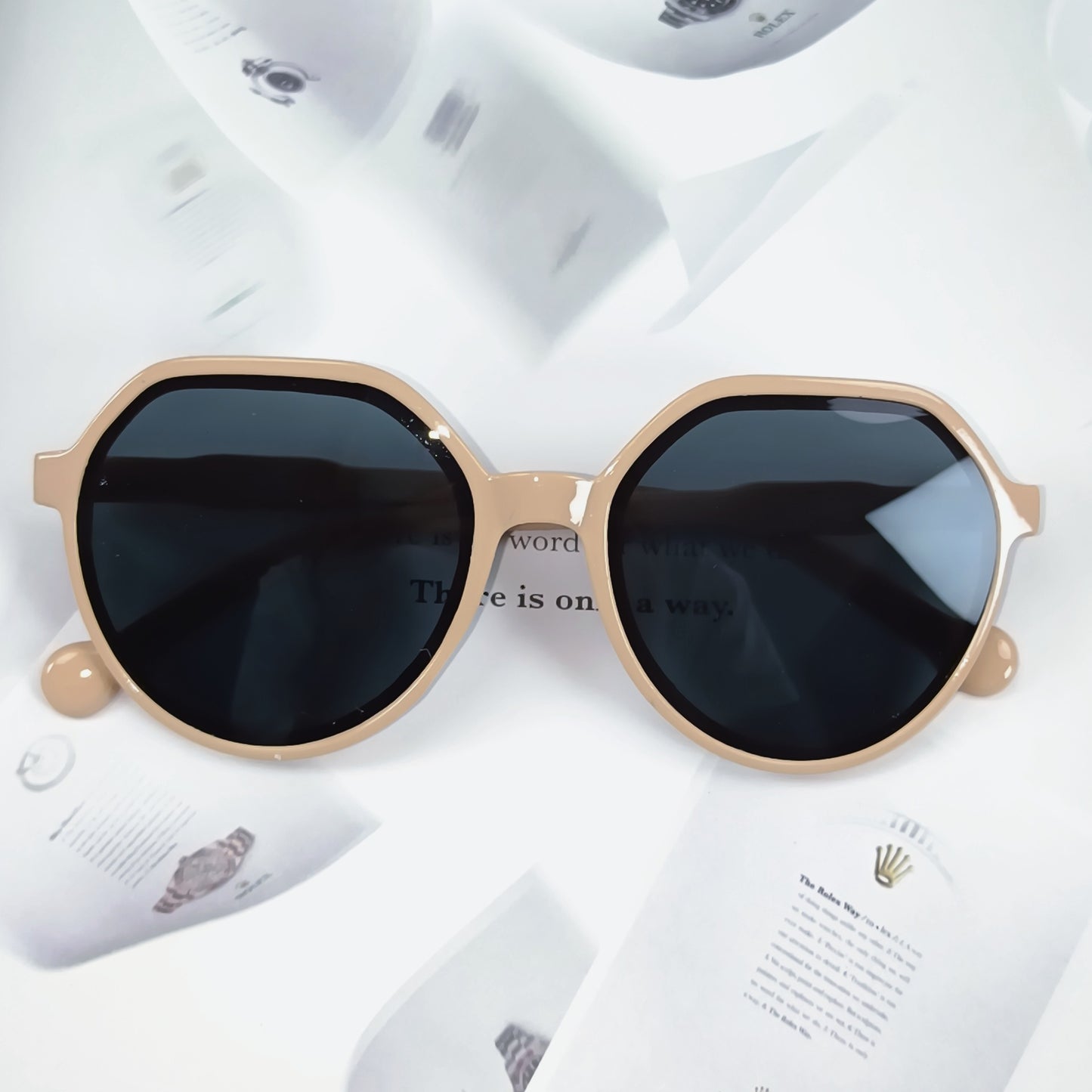 Damen Geometrische Sonnenbrille mit extravagantem Akzent Brehn