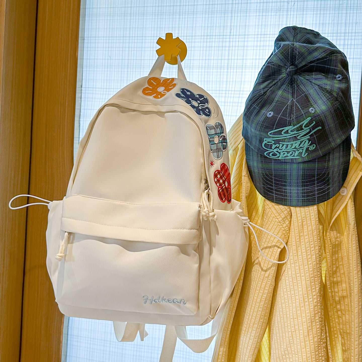 Blumengeschmückter lässiger Schulrucksack