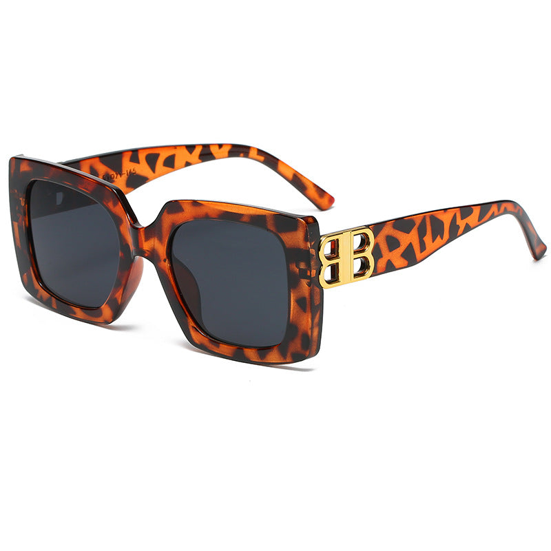 Damen oversized Sonnenbrille mit elegantem Design und luxuriösen Details Brehn