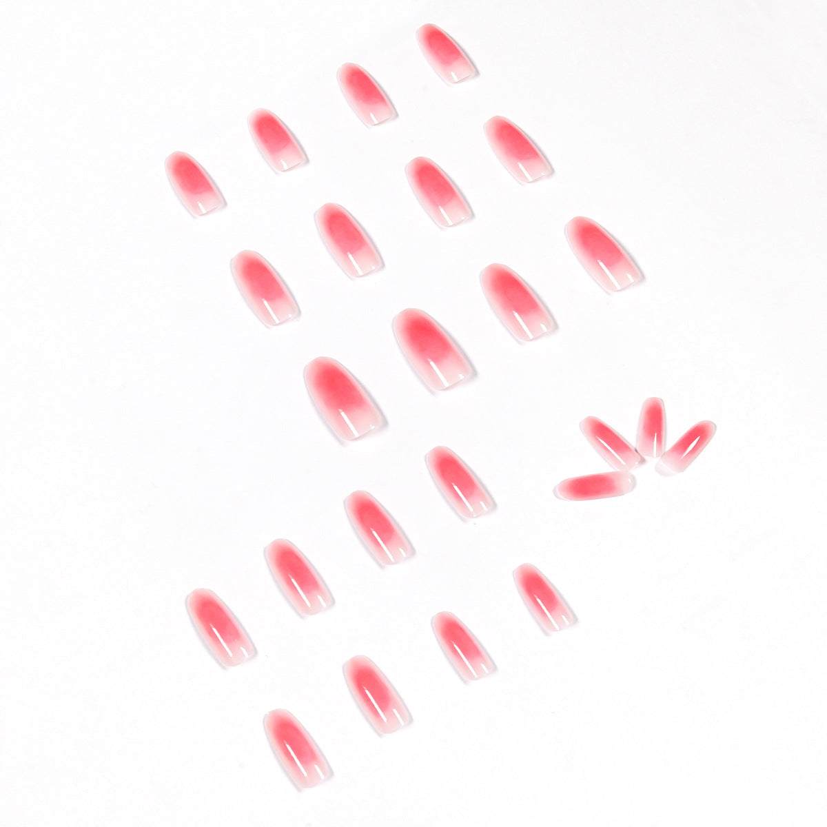 Kunstvolle Nagelverlängerungen im eleganten Ombre-Design Brehn