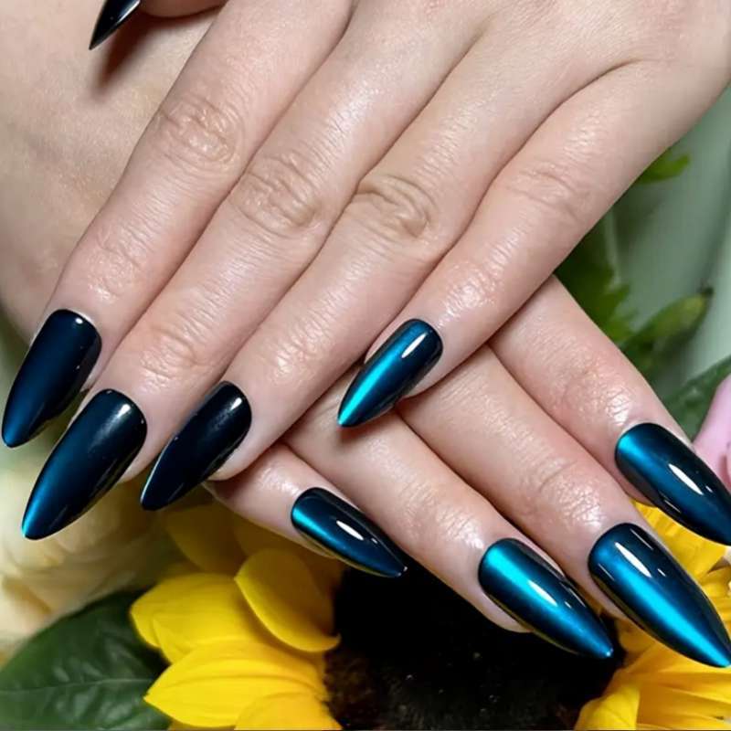 Elegante Glänzende Stiletto Press-On Nagel Set Brehn