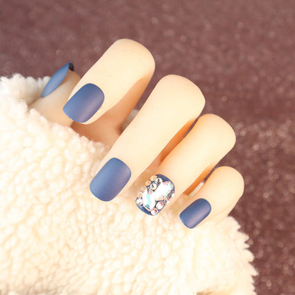 Matte Press-On Nagelset mit Strass-Akzenten Brehn
