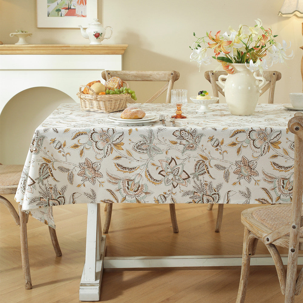 Florale Tischdecke