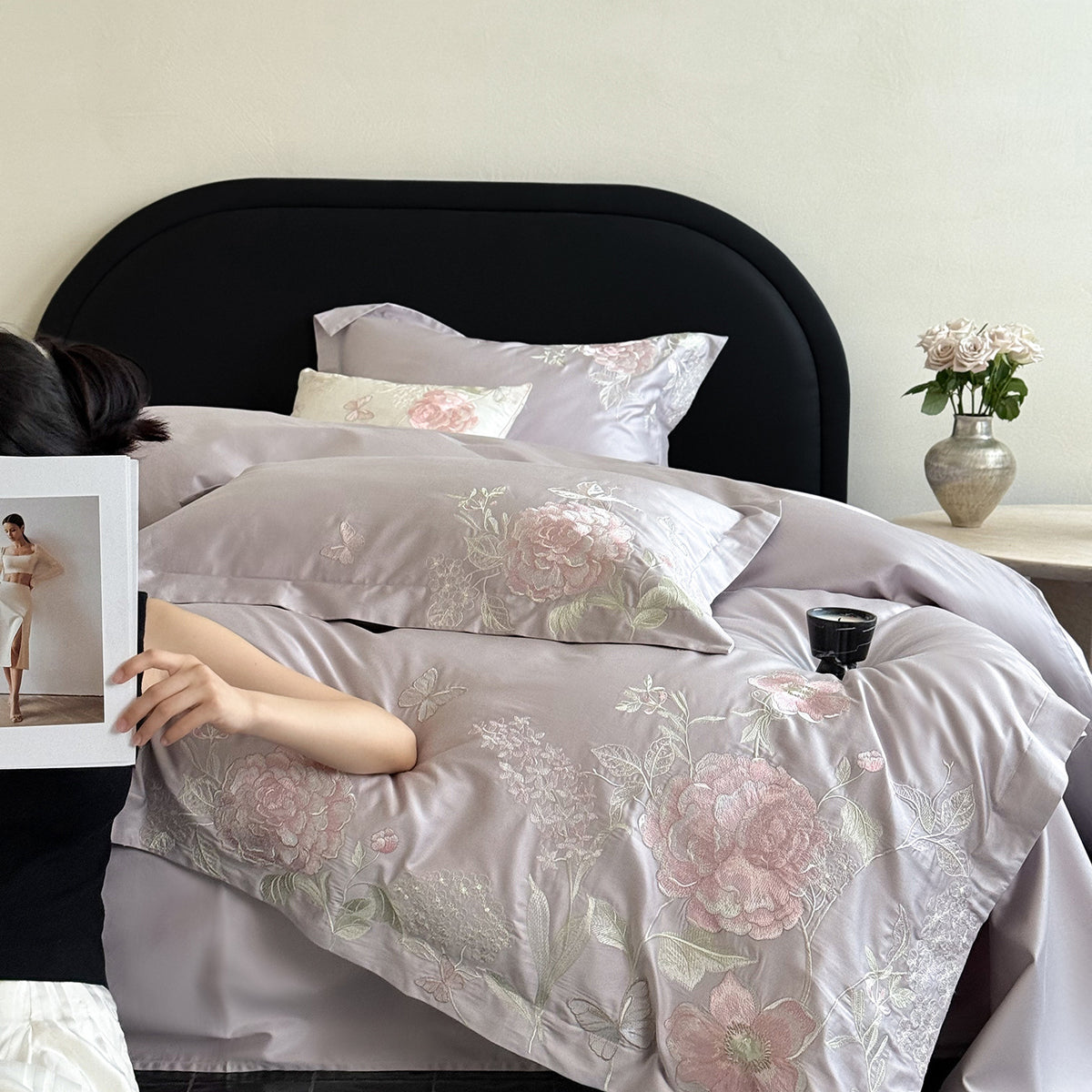 Luxuriöses Satin-Bettwäsche-Set mit floraler Stickerei und seidenweichem Finish Brehn