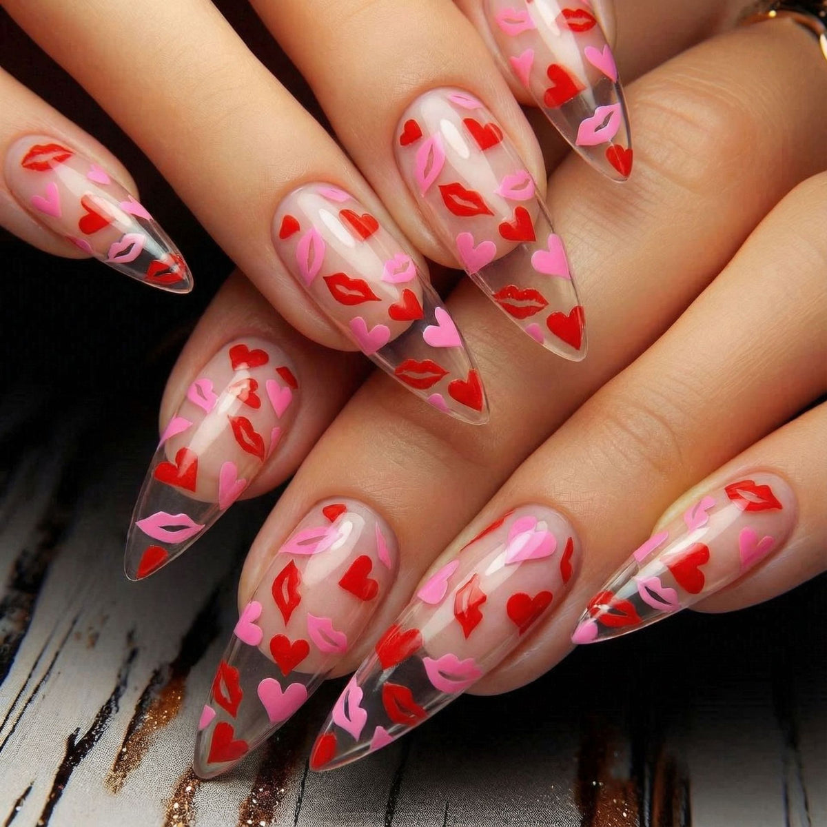 Künstliche Nagelspitzen mit Herzen Motiven Brehn