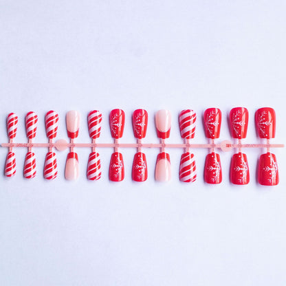 Festliche Feiertags-Nagelkunst