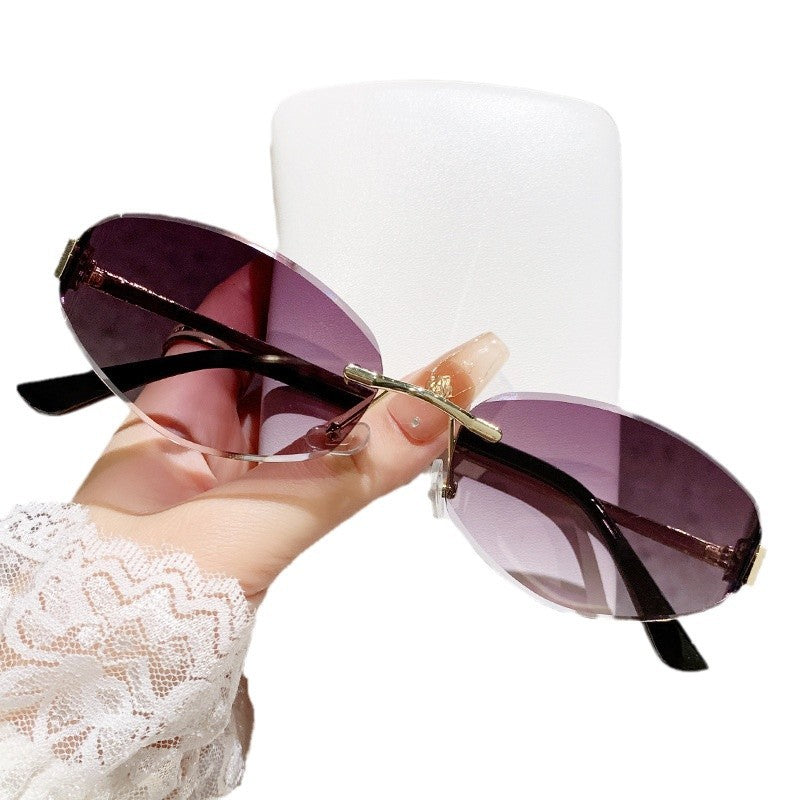 Damen Sonnenbrille im modernen Ovaldesign mit kontrastierendem Rahmen Brehn