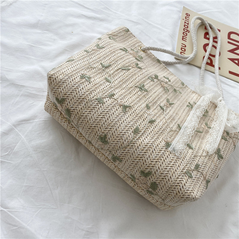 Woven Straw Strandtasche mit dekorativem Band
