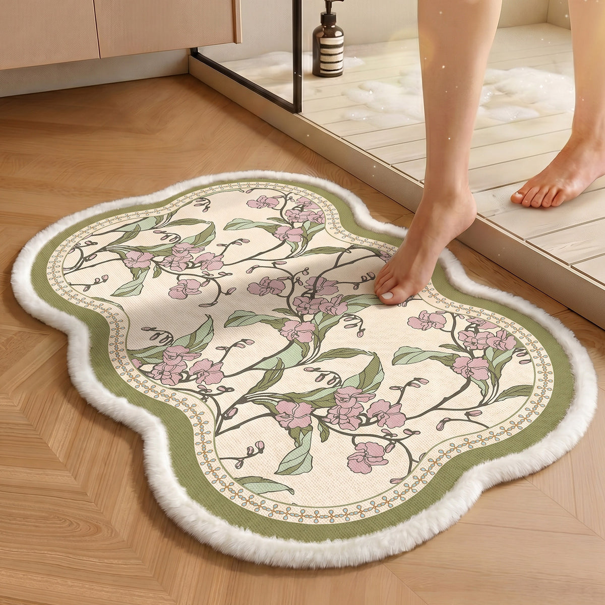 Floral gemusterter Badteppich