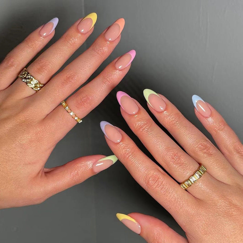Kunstvolle Nagelverlängerungen mit elegante Farbverlauf und Glanz Brehn