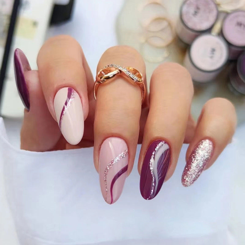 Künstlerisches Herz-Akzent Press-On Nagelset Brehn
