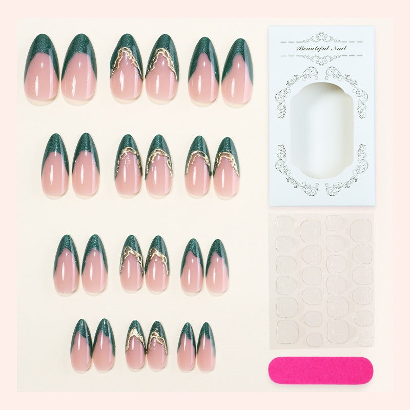 Kreatives Kunstnagelset mit Glitzer- und Spitzenakzenten Brehn