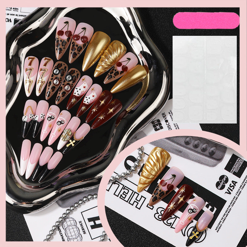 Glamouröse Dekorative Press-On Nagelspitzen Brehn