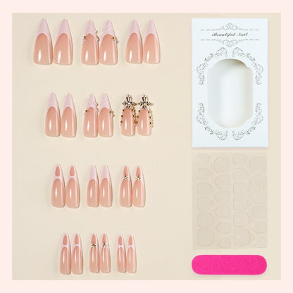 Kunstnagelset mit glamourösen Designs und eleganten Akzenten Brehn