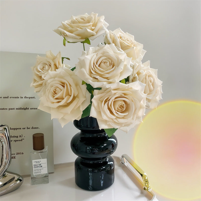 Faux Rosenblumenarrangement