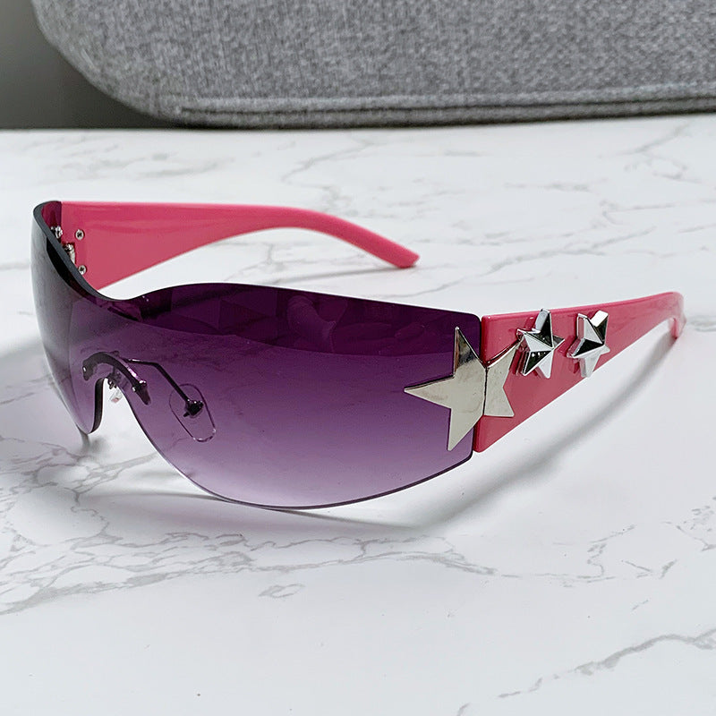 Damen futuristische Sonnenbrille mit auffälligem Design und modischen Akzenten Brehn