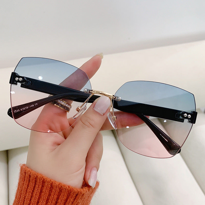 Damen Modische Schildpatt-Sonnenbrille mit goldenen Akzenten Brehn