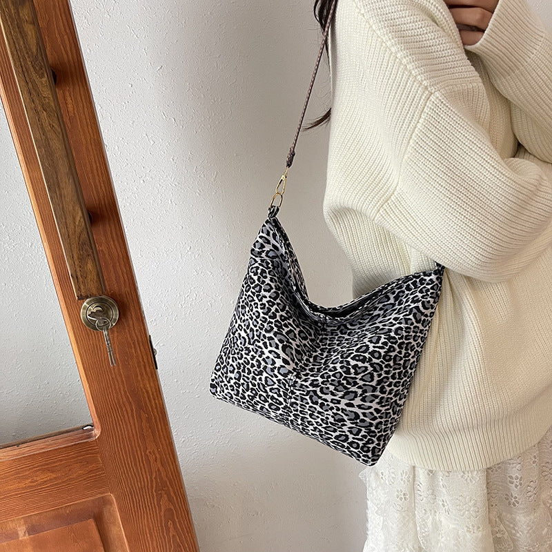 Stylische Tierdruck Schultertasche