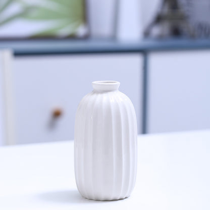 Rippte Keramische Bud Vase Brehn