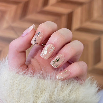 Kunstvolle Nagelverlängerungen mit floralen Mustern Brehn