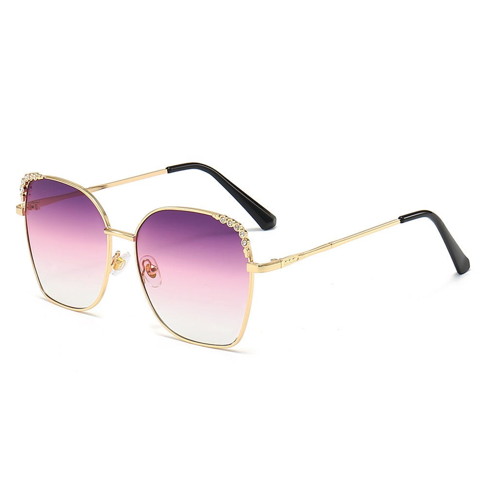 Elegante Quadratische Sonnenbrille mit Funkelnden Akzenten Brehn
