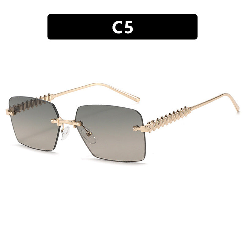 Damen modische Sonnenbrille mit einzigartigem und verzierendem Rahmen Brehn