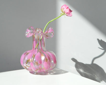 Mouthblown Ruffled-Rand bauchige Kunstglas Bud Vase Brehn
