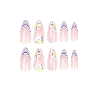 Kunstvolle Nailart mit Blumen- und Ombre-Effekten Brehn