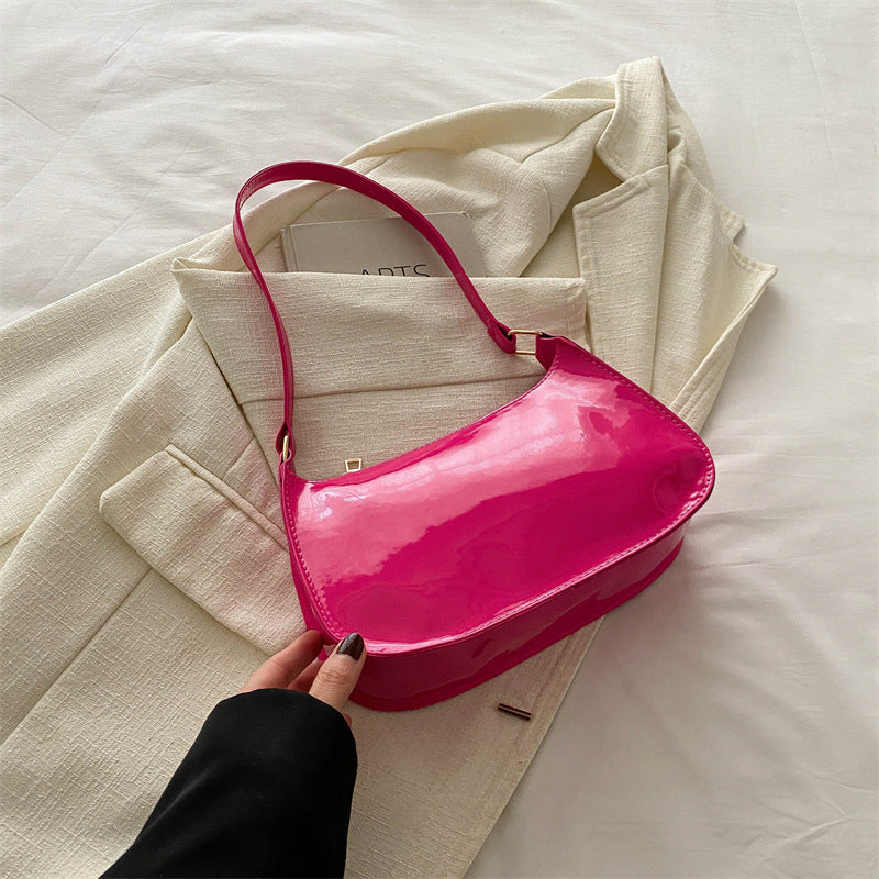 Chic Lackleder Schultertasche Brehn