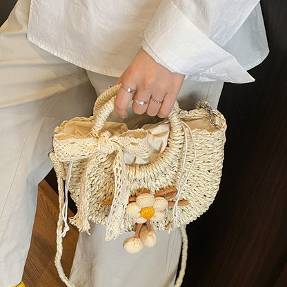 Handgefertigte Blumenakzent-Stroh-Tasche