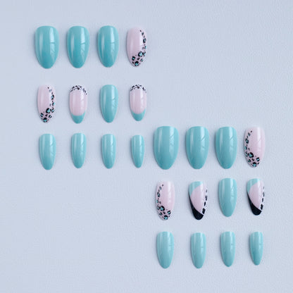 Künstlerische Multi-Muster Nagelkunst