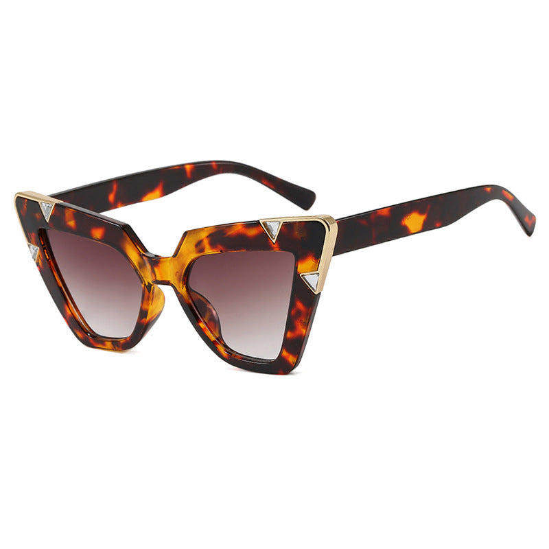 Damen Cat-Eye Sonnenbrille mit luxuriösem Motiv und schützendem UV-Filter Brehn
