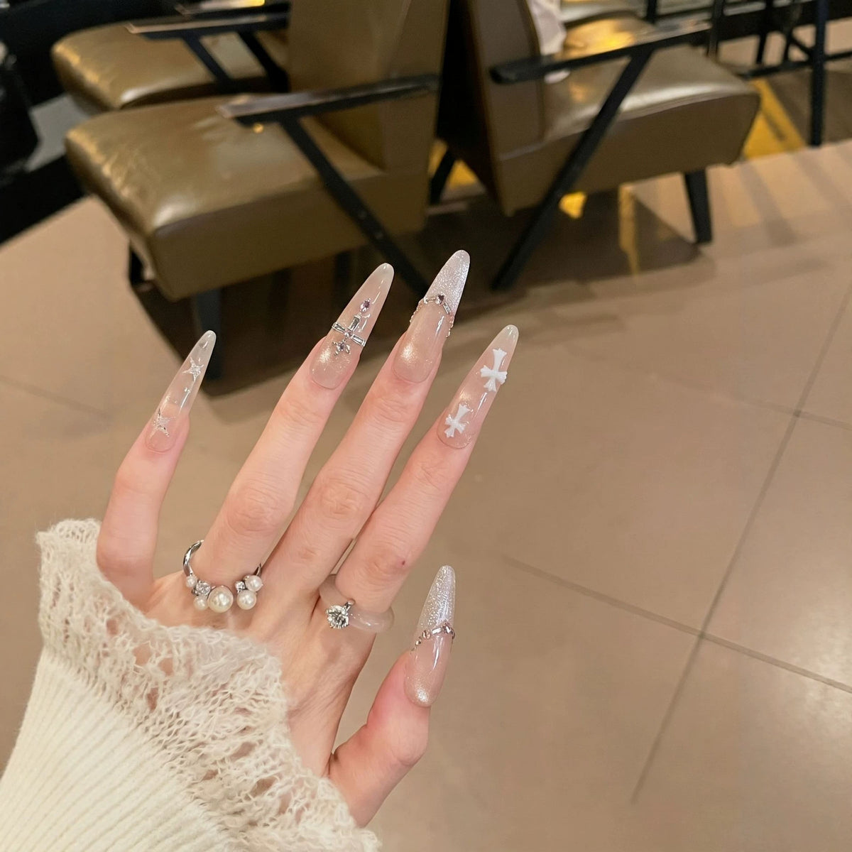 Modische Stiletto Nagelverlängerungen Brehn