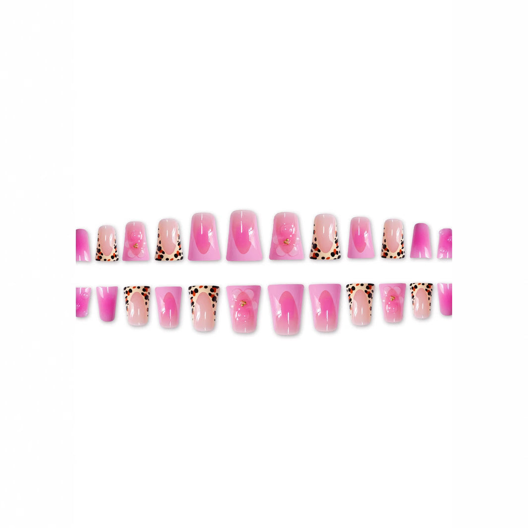 Glamouröse Floral Nagelkunst Extensions Brehn