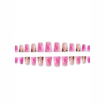 Glamouröse Floral Nagelkunst Extensions Brehn