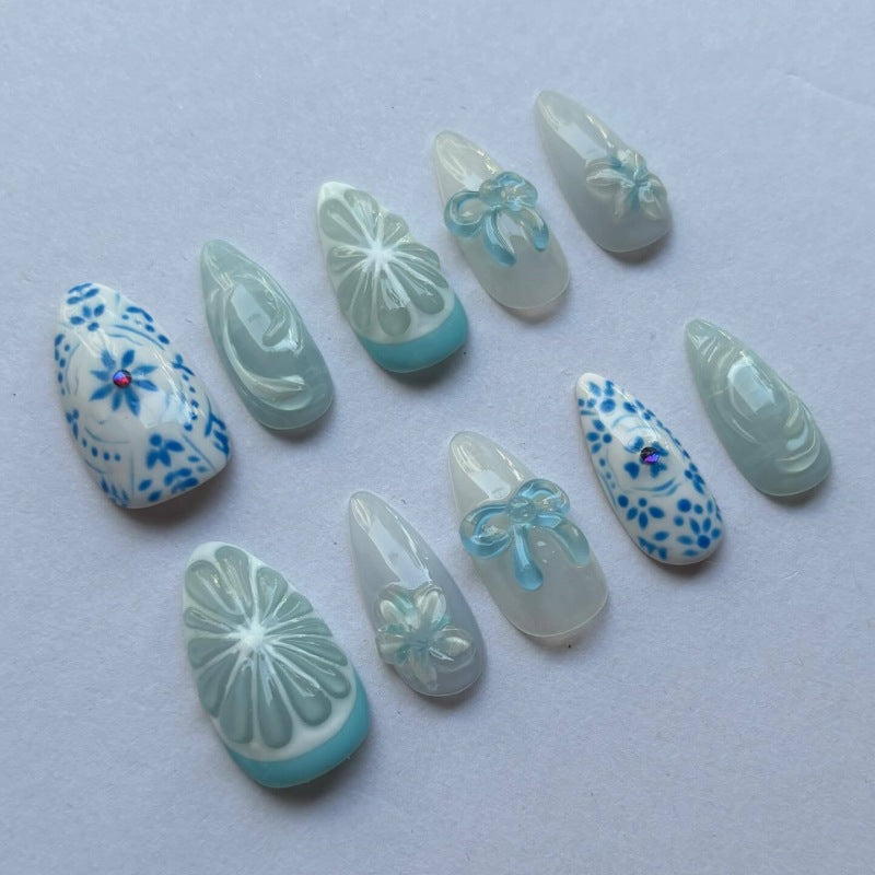 Elegantes Floral-Design Press-On Nagelset Brehn