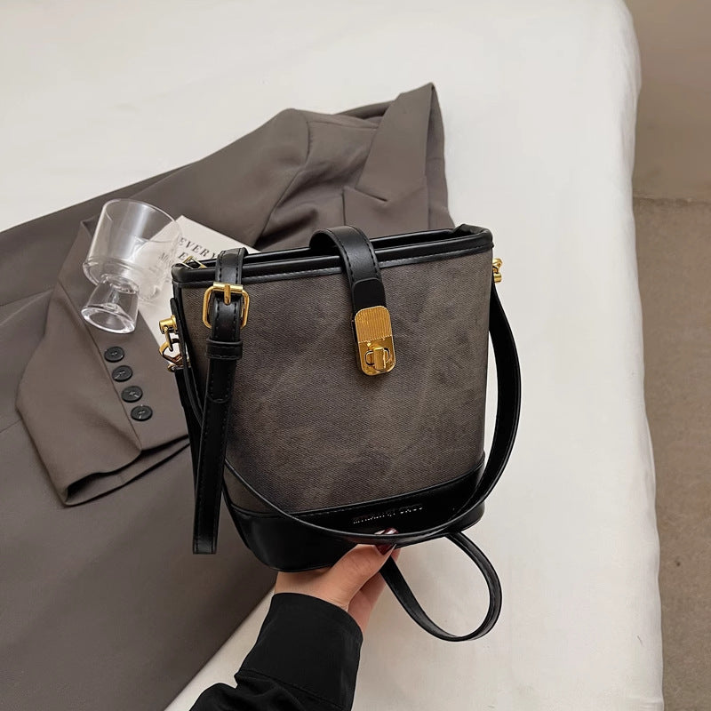 Elegante Strukturierte Eimer Tasche Brehn