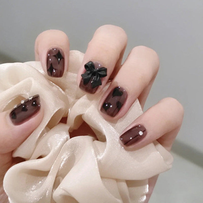 Dekoratives florales Press-On-Nagelkunst-Set Brehn