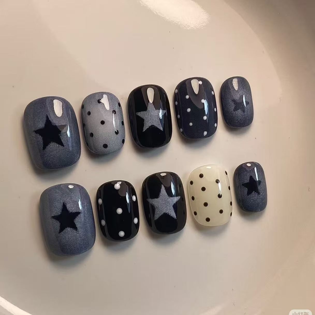 Künstlerisches katzenmotiviertes Press-On-Nagelkunstset Brehn