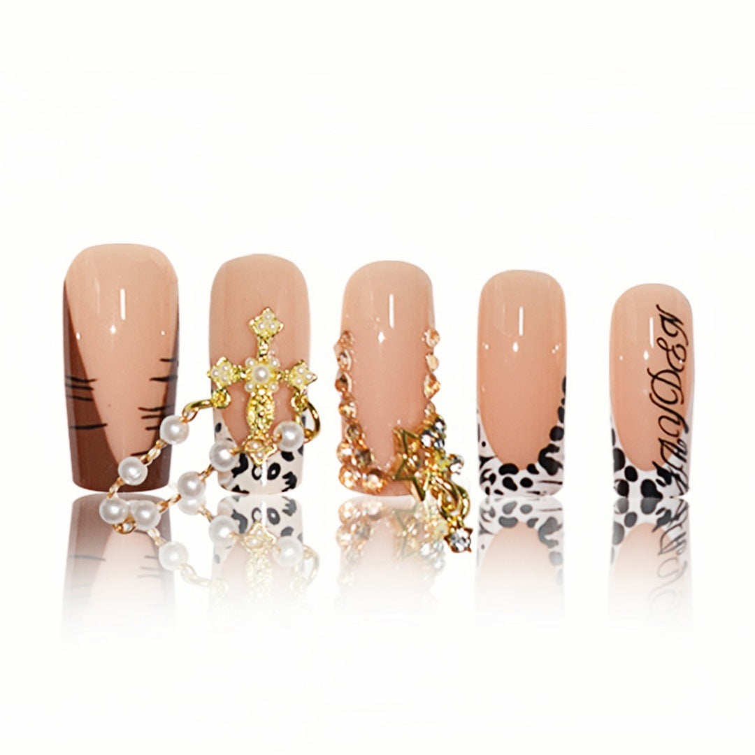 Dekorative Lange Press-On Nagelverzierungen Brehn