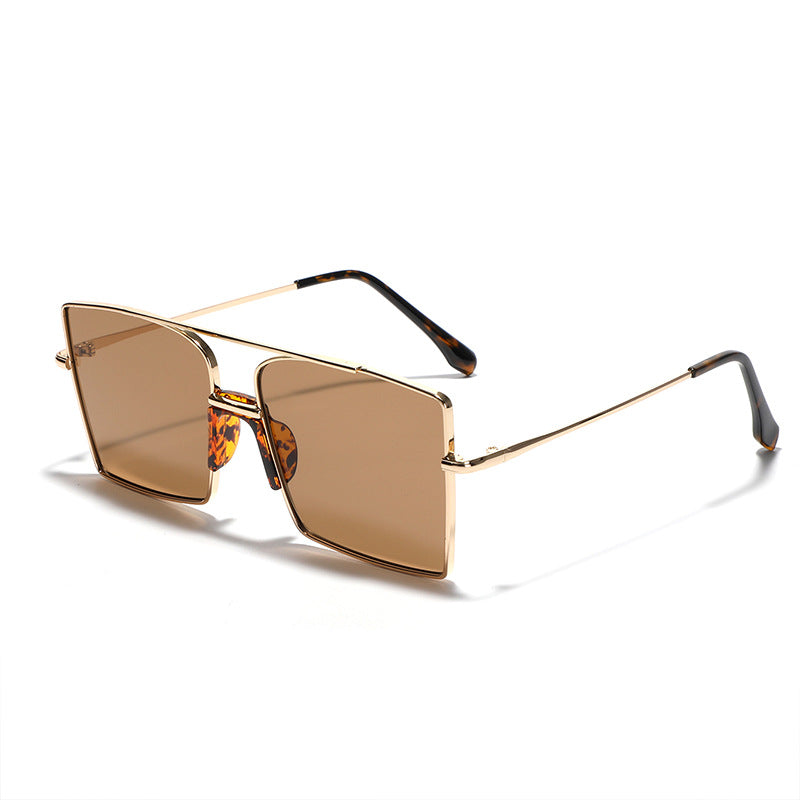 Damen elegante quadratische Sonnenbrille mit modischen Akzenten Brehn