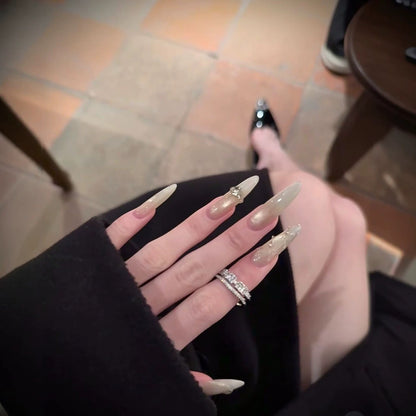 Elegante Stiletto Gel-Nagelverlängerungen
