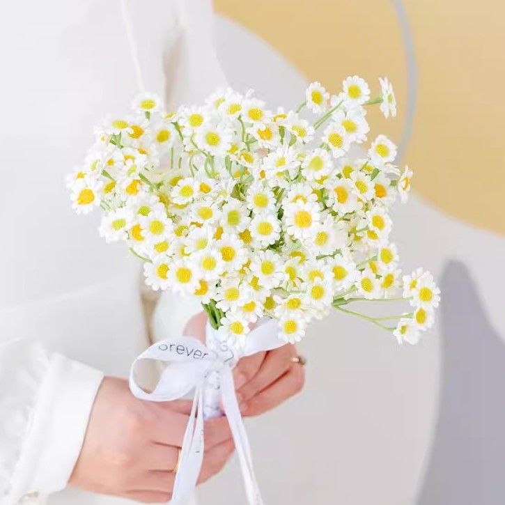 Floral Bouquet mit süßen Gänseblümchen-Akzenten