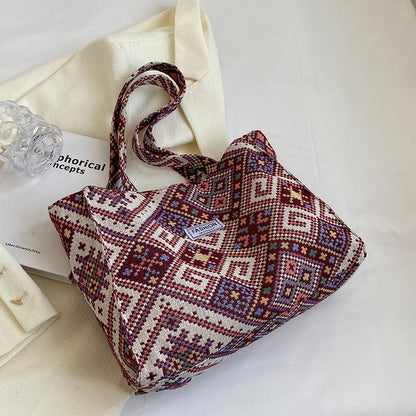 Dekorative gemusterte Stofftasche