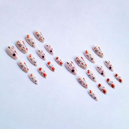 Künstlerisches Nageldesign