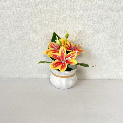 Künstliches Blumenarrangement für dekorative Wohnungsdisplay