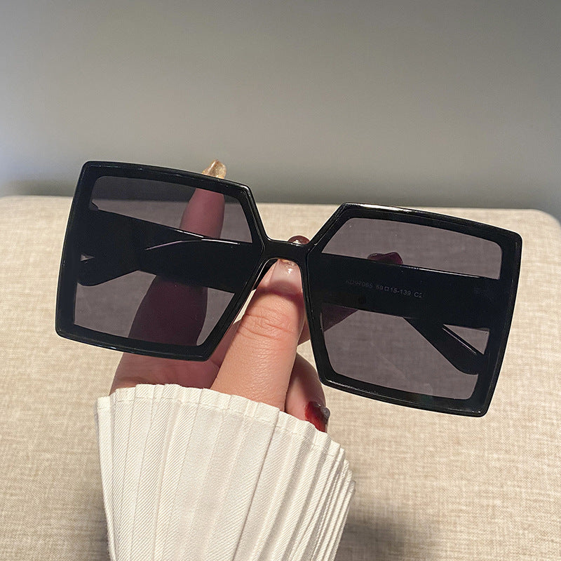 Damen quadratische Sonnenbrille mit robustem Rahmen und stylischem Design Brehn