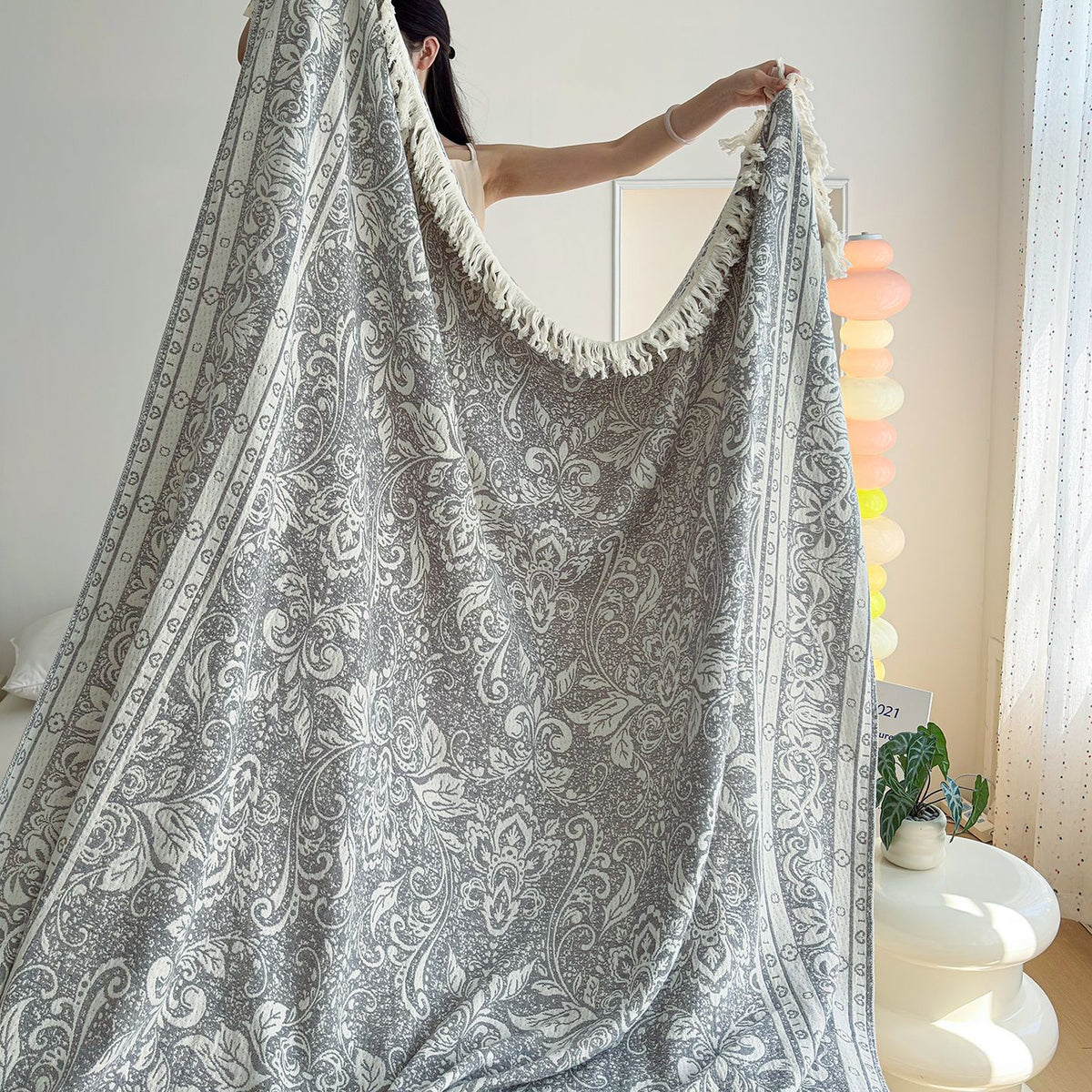 Umkehrbare Jacquard-Fransen-Wurfdecke