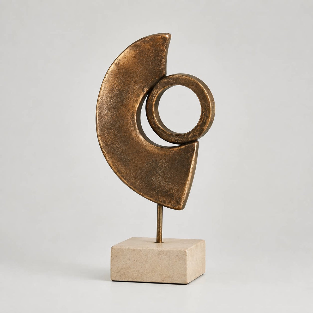 Abstrakte dekorative Tischskulptur