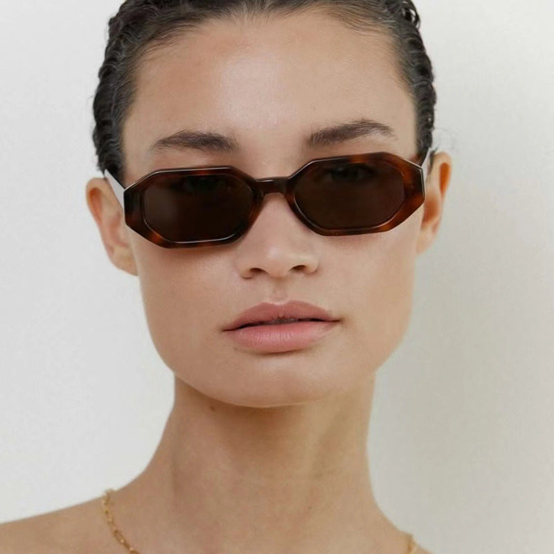 Damen auffällige Sonnenbrille im modernen achteckigen Design Brehn